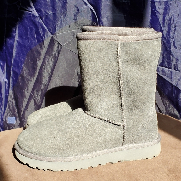 Ugg Classic Gray Boots - Picture 8 of 9